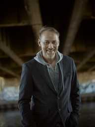 Copyright: JanPauls-19-04-02-221pauls-copy